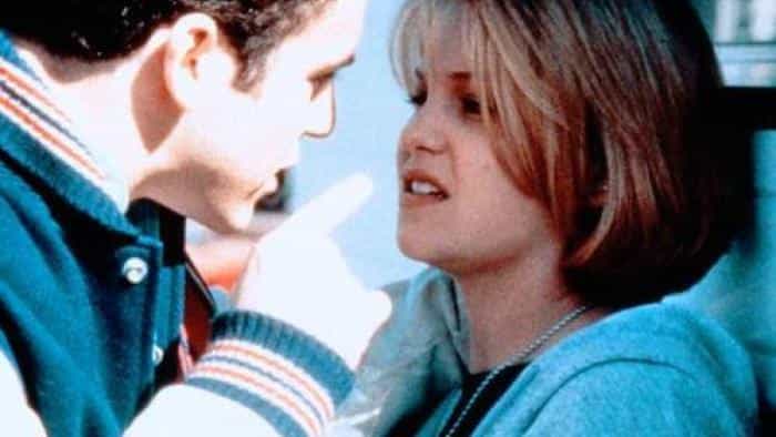 نقد و بررسی فیلم هیچکس چیزی نمیگوید (1996) | چیبینو